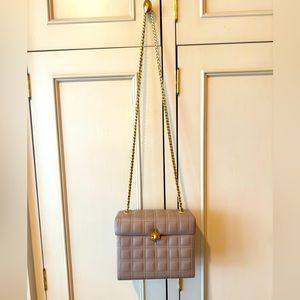 Adrienne Vittadini. Beautiful Quilted Box Chain Purse. Gold hardware and chain.